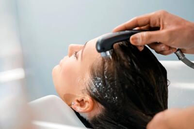  علت چرب شدن مو پس از شستشو