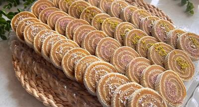  طرز تهیه حلوا رولی با حلوای زعفرانی / آموزش حلوا رولی مجلسی
