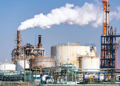  خسارت 300هزار میلیارد تومانی قطع گاز و برق به صنایع فولادو پتروشیمی+فیلم