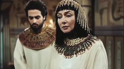  تصویری قدیمی و کمتر دیده شده از  زلیخای یوسف پیامبر  در کنار همسر اولش!