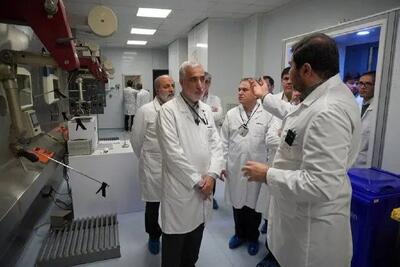  بازدید رئیس سازمان غذا و دارو از مرکز تولید رادیوداروهای پارس ایزوتوپ