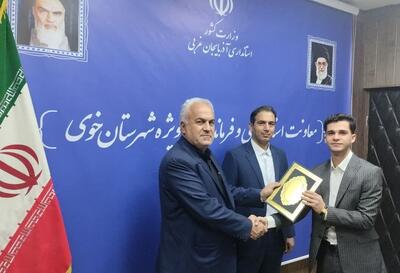  فرماندارویژه خوی: نخبگان ثروت های واقعی جامعه هستند/ تجلیل از ۲ نخبه