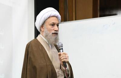  امام جمعه شیراز: حل مشکلات اقتصادی در گرو خداباوری است