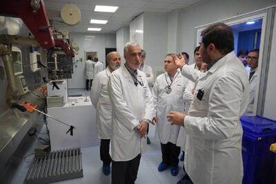  بازدید رئیس سازمان غذا و دارو از شرکت پارس ایزوتوپ