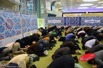  پیامبر(ص) برای پاداش شرکت در نماز جماعت چه تعبیری به کار بردند؟ - کلبه سرگرمی