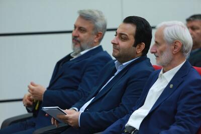  مدیرعامل بانک صادرات ایران: هدایت نقدینگی به سمت تولید، مسیر رشد تولید ملی و افزایش رفاه عمومی است