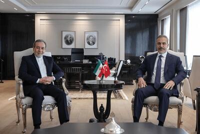  گفت‌وگوی تلفنی عراقچی و وزیر امور خارجه ترکیه