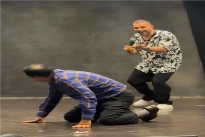  آواز شاد؛ پیرمرد شیرازی وسط لرزون لرزوناش میشینه زمین مجری ترسید به خودش