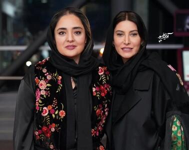  حاشیه ماشیه؛ نرگس محمدی جلو یه جماعت لباس بالا شهری فریبا نادری رو درست میکنه