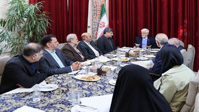  عارف: خودسوزی جوان اهوازی و خودکشی یک روزنامه‌نگار سیگنالی جدی برای جامعه و حاکمیت است