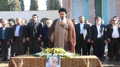  بدرقه پژوهشگر و میراث‌دار فرهنگ فارس تا آرامگاه ابدی/ پیکر استاد فقیری در خاک آرام گرفت