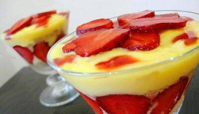  ژله توت فرنگی خوشمزه و جذاب با پودر کاسترد