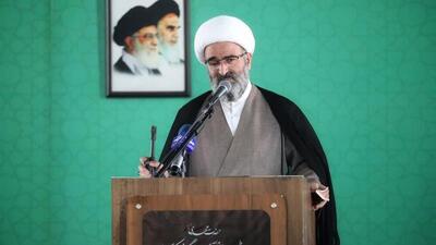  تاکید امام جمعه سمنان بر رفع نیاز آبی استان از خلیج فارس یا دریای خزر