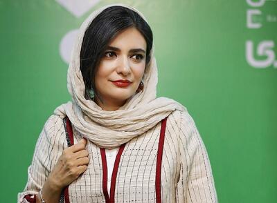  تاریخ وبگردی | پوشش و چهره لیندا کیانی در 44 سالگی در یک مکان سنتی 🔥