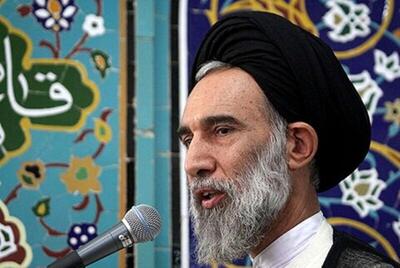  امام جمعه اصفهان مردم را به کتابخوانی دعوت کرد