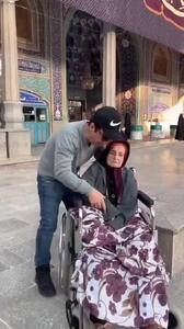  حضور عمو پورنگ و مادرش در حرم حضرت عبدالعظیم(ع) + فیلم