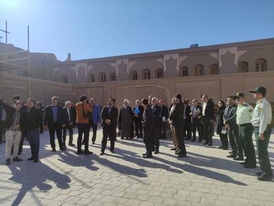  مشکلات شرق کرمان در کمیسیون اصل ۹۰ مجلس پیگیری می‌شود/ تأکید بر اهمیت جاده استراتژیک محمدآباد-ریگان