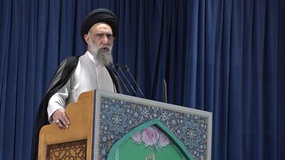  امام‌جمعه موقت اصفهان: حماسه ۲۵ آبان برای نسل جوان تبیین شود/ کتاب‌خوانی را  ترویج دهیم