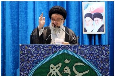  آیت‌الله خاتمی: مسئولان با کار جهادی باید سفره مردم را بهبود دهند