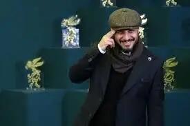  جواد عزتی جایزه بهترین بازیگر را گرفت/ ویدئو