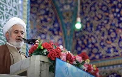  خطیب جمعه کرمان: امپراطوری رسانه‌ای دشمن سعی دارد اعتقادات مذهبی جوانان را تضعیف کند