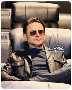  تیپ گنگ امین حیایی در اصفهان با کاپشن چند میلیونی و شلوار تینیجری