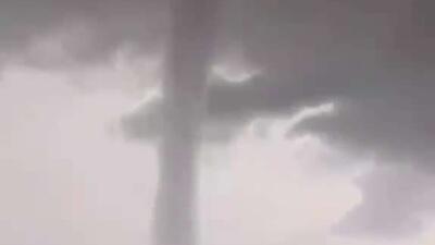  گردباد آبی در سواحل ویتنام