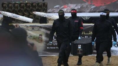  گردان‌های القدس و عزالدین قسام، جسد یک سرباز اسرائیلی اسیر شده در غزه را به عنوان بخشی از توافق تبادل اسرا به صلیب سرخ تحویل دادند