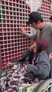  عمو پورنگ و مادرش در حرم حضرت عبدالعظیم(ع)