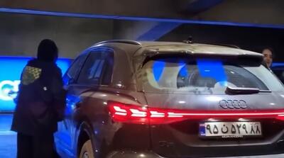  فریبا نادری دوباره با ماشین لوکسش خودنمایی کرد