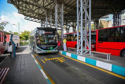  عذرخواهی اتوبوسرانی در پی رفتار نامناسب یک راننده  