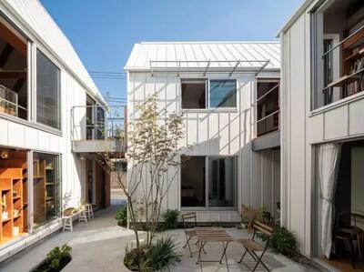  خانه 137متری ژاپنی که شبیه یک روستای کوچک است