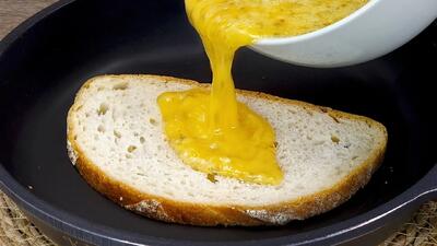  طرز تهیه یک پیتزای خانگی ساده و خوشمزه با تخم مرغ و سبزیجات
