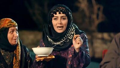  عکس| «روژان» سریال نون خ در حال قدم زدن در تهران؛ سال ۱۴۰۲