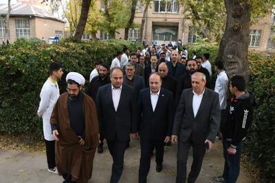  بازگشت وزیر جهاد کشاورزی به هنرستان دوران نوجوانی در تبریز