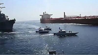  نیروی دریایی سپاه نفتکش متخلف را در جنوب سواحل مکران توقیف کرد/ نفتکش حامل ۳۰ هزار تن محموله مواد پتروشیمی است