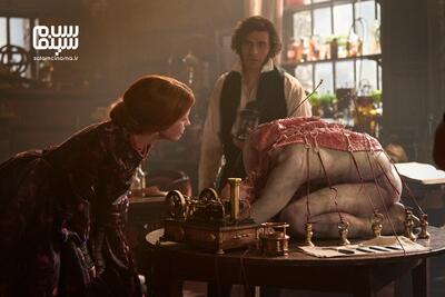  نقد فیلم فرانکنشتاین (Frankenstein) ساخته گیرمو دل تورو | آیا انسان بودن در عصر ویرانی امکان پذیر است؟