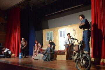  جشنواره استانی تئاتر ایلام فعالیت خود را آغاز کرد/ ۴ اثر با رویکرد دفاع مقدس و ایثار و شهادت تولید شده‌اند