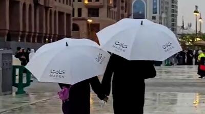  تصاویر بارش باران در مدینه پس از نماز باران