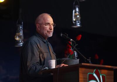  قالیباف: فضای مجازی بستری برای کتابخوانی است