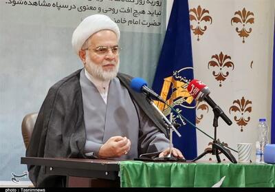  معنویت در جامعه تقویت شود/ تهدیدات دشمنان به جایی نمی‌رسد - تسنیم
