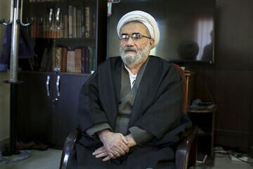  سرمقاله جمهوری اسلامی/ عطر آنست که خود ببوید
