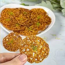  سوهان توری کنجدی، واقعاً از نمونه‌های بازاری هم خوش‌عطرتر و لذیذتر درمیاد