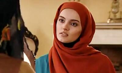  بیتای سریال آوای باران با لباس جنوبی جلب‌توجه کرد