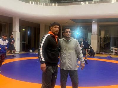  صف انتظار برای عکس با دو ستاره کشتی ایران در ریاض!