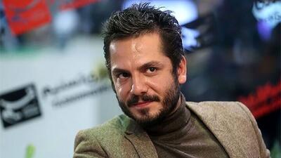  سلفی شلخته عباس غزالی با دخترش در آسانسور