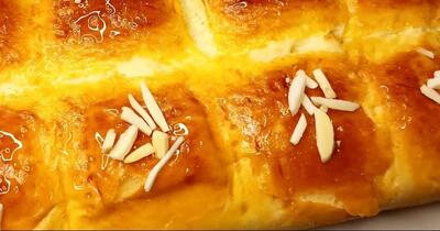  با این آموزش نان شیرمال خونگی رو مثل قنادی بیز با عطر و طعم عالی!