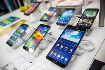  قیمت موبایل دو برابر شد/ فروش گوشی موبایل ۳۰ درصد کاهش یافت