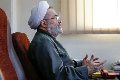  انتقاد مسیح مهاجری از طرح تاسیس اندیشکده برای رئیسی/ مردم از قدیس‌پروری‌ استقبال نمی‌کنند