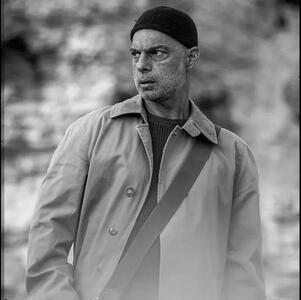  تصویری از فیلم سینمایی «بالاتر از سیاهی» با بازی پیمان معادی منتشر شد - گیمفا